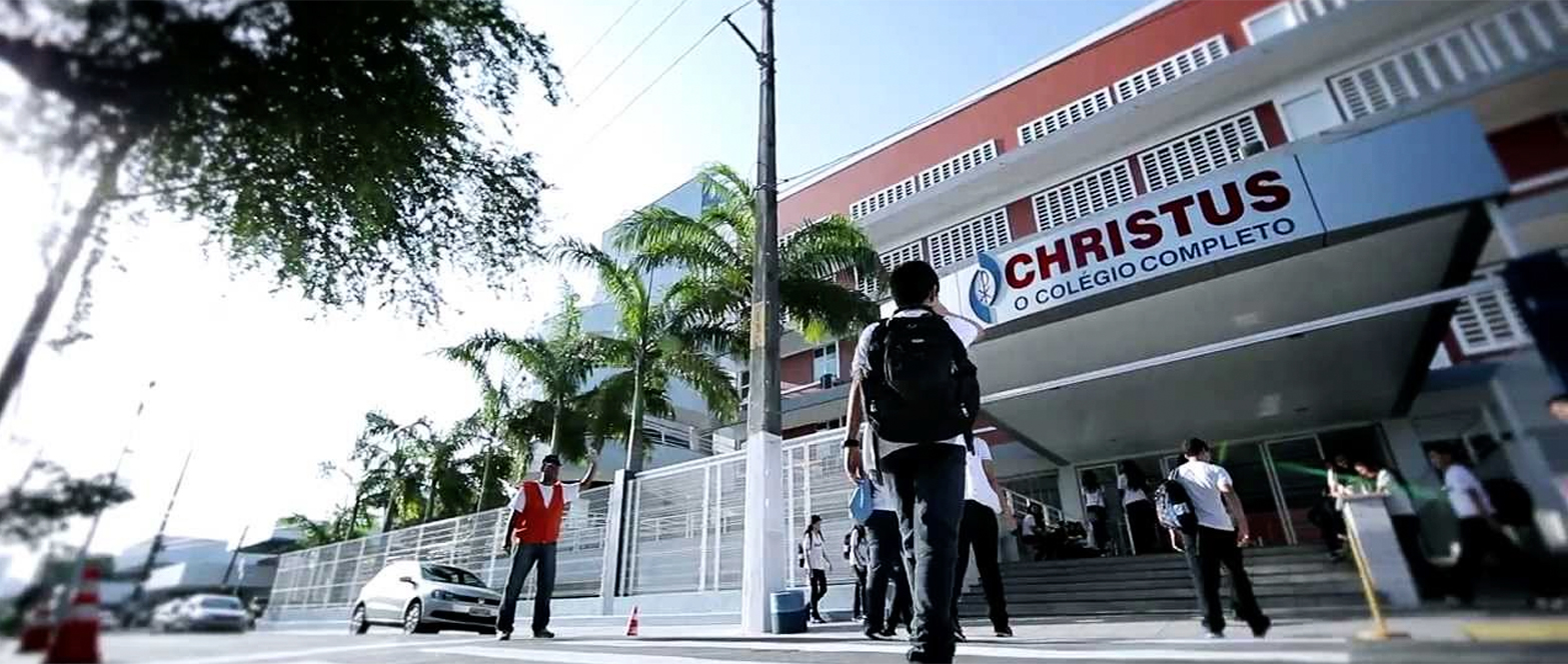 Convênio com Colégio Christus garante 20% de desconto no turno da tarde –  Adpec